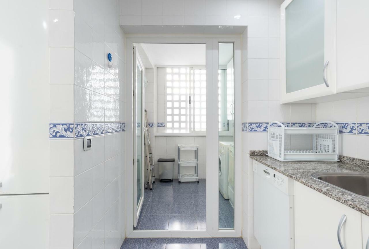 Luxury Duplex- 7 Minutes From The Beach 토레몰리노스 외부 사진