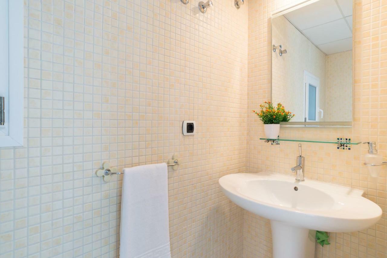Luxury Duplex- 7 Minutes From The Beach 토레몰리노스 외부 사진
