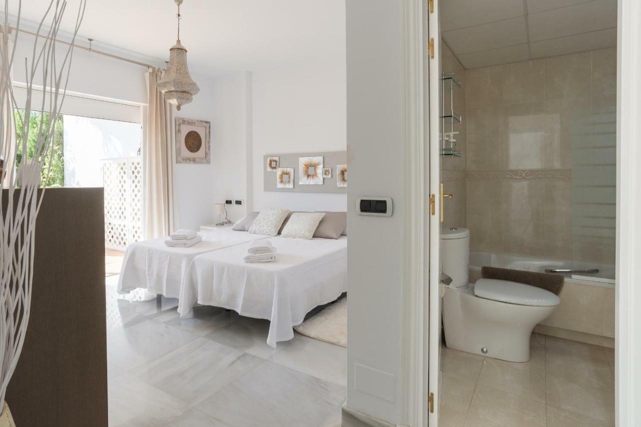 Luxury Duplex- 7 Minutes From The Beach 토레몰리노스 외부 사진