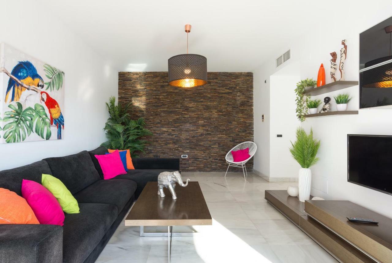 Luxury Duplex- 7 Minutes From The Beach 토레몰리노스 외부 사진
