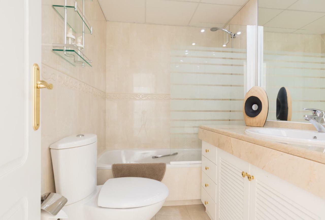 Luxury Duplex- 7 Minutes From The Beach 토레몰리노스 외부 사진