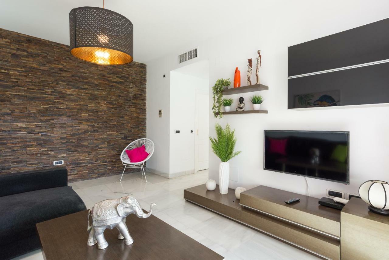Luxury Duplex- 7 Minutes From The Beach 토레몰리노스 외부 사진